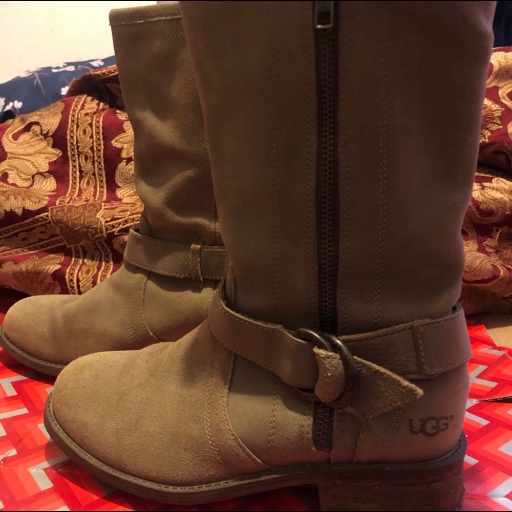 Ugg neutral color size 6